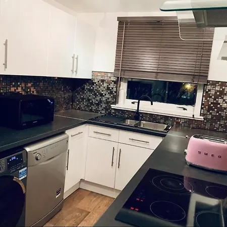 Apartment City Centre Flat With River Views And Parking Glasgow