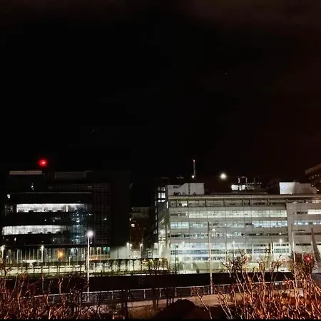 Apartment City Centre Flat With River Views And Parking