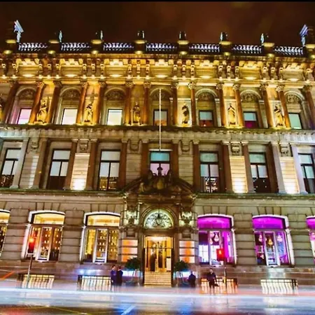 City Centre Flat With River Views And Parking Apartment Glasgow