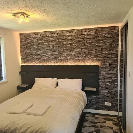 别墅 Travel Host 3 Bedroom House With Free Parking 格拉斯哥