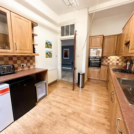 Cozy Retreat West End *