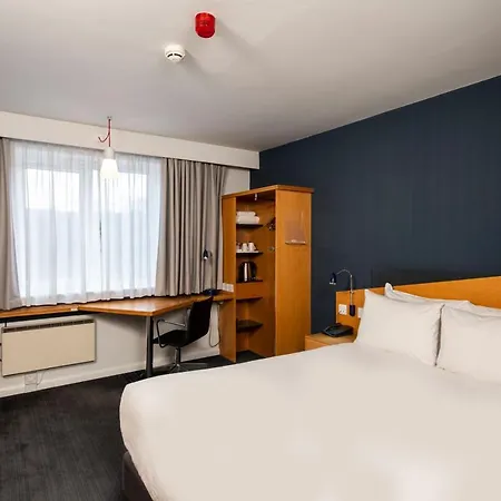Express - - Ctr Riverside By Ihg מלון