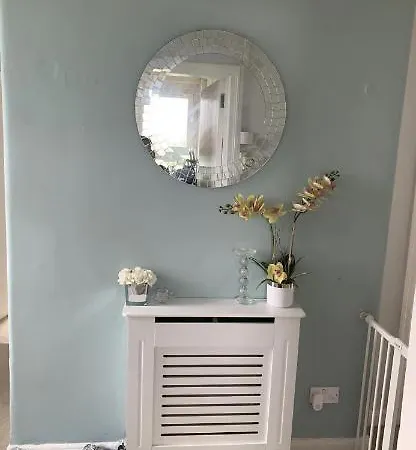 Bed & Breakfast Master Bedroom With Free Breakfast