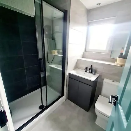 Hébergement de vacances Spacious 5bed House, Free Parking, No Party ! Glasgow