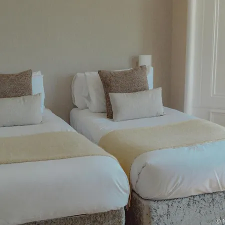 Redstone Otel