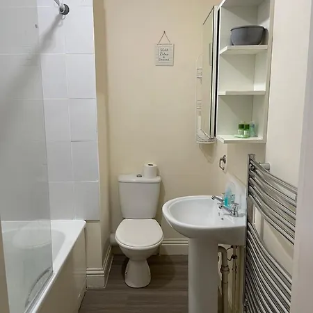 Cozy Nights - Midlock St Apartamento