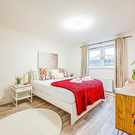West End 3br-2ba, Near Kelvingrove Museum - Free Parking By Bonjour Residences Apartment *