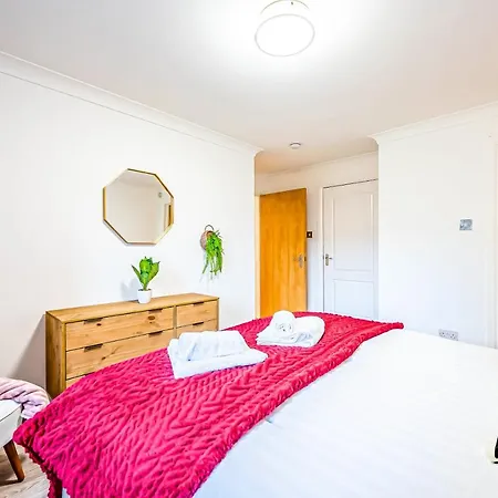 West End 3br-2ba, Near Kelvingrove Museum - Free Parking By Bonjour Residences Apartment *