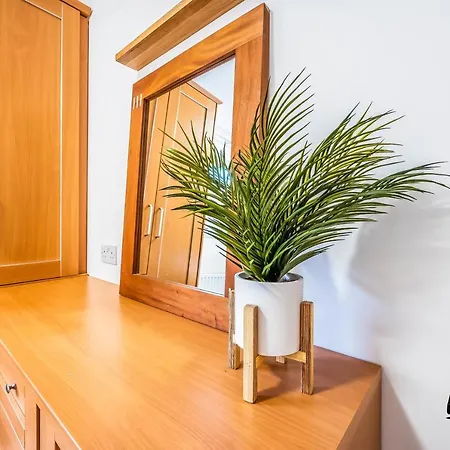 Apartment West End 3br-2ba, Near Kelvingrove Museum - Free Parking By Bonjour Residences