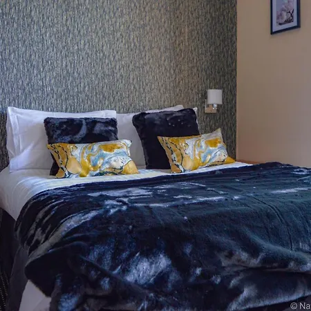 Redstone 3* Uddingston