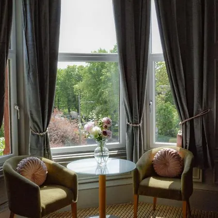Szálloda Redstone 3*