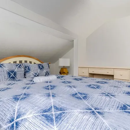 4 Bedrooms Homely House - Sleeps 6 Comfortably With 6 Double Beds,glasgow, Free Street Parking, Business Travellers, Contractors, & Holiday-goers, Near Major Transport Links In & Centre, Perfect For Common Wealth Games 2026 Appartement