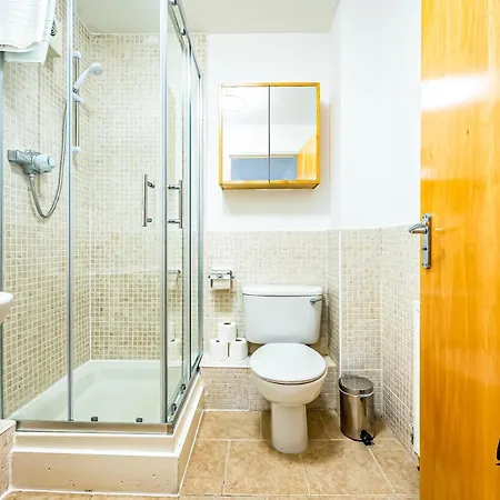 West End 3br-2ba, Near Kelvingrove Museum - Free Parking By Bonjour Residences