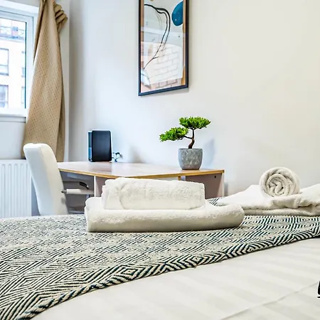 West End 3br-2ba, Near Kelvingrove Museum - Free Parking By Bonjour Residences Apartment