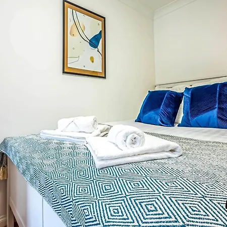 Apartment West End 3br-2ba, Near Kelvingrove Museum - Free Parking By Bonjour Residences