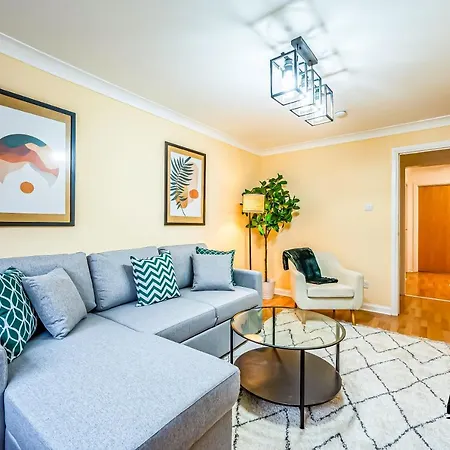 West End 3br-2ba, Near Kelvingrove Museum - Free Parking By Bonjour Residences