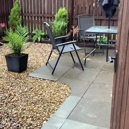 Ground Floor With Garden شقة