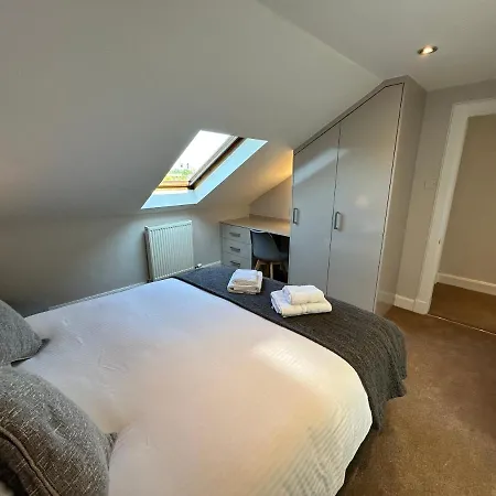 Principal - Crown Circus Duplex