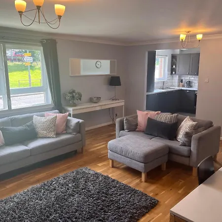 דירה Flat Two, 212 Eaglesham Road, East Kilbride, *