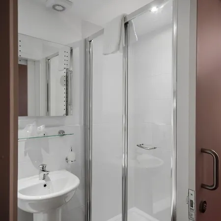 Royal West End Hotel 3*