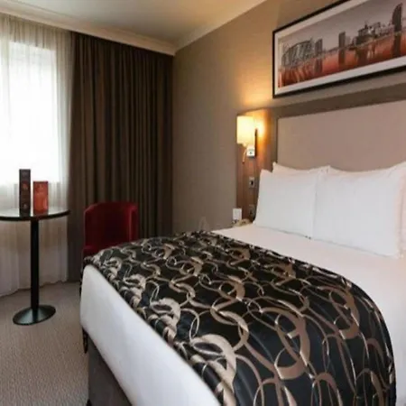 Отель Clayton 4*