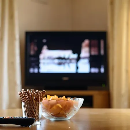 Premier George Square Apartment