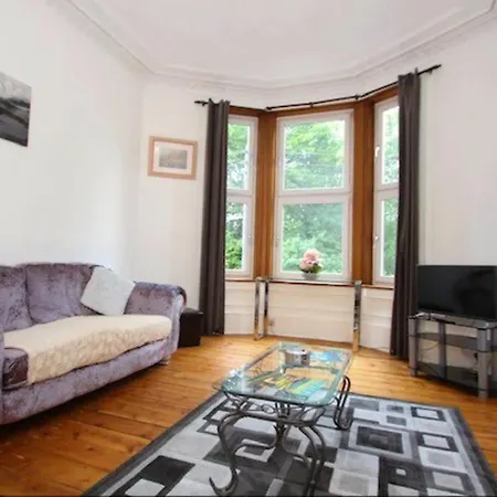 Centre Flat With Stunning Park Views Glasgow