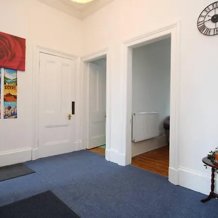 Centre Flat With Stunning Park Views