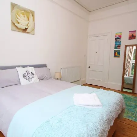 Centre Flat With Stunning Park Views * Glasgow