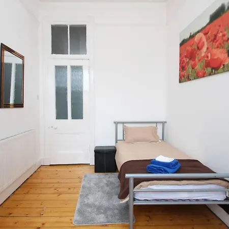 Centre Flat With Stunning Park Views Glasgow
