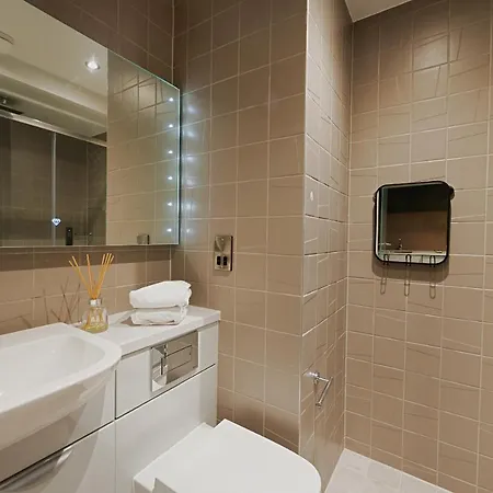 Aparthotel Chic Living Studio At West End Student Accommodation- Students Only Glasgow