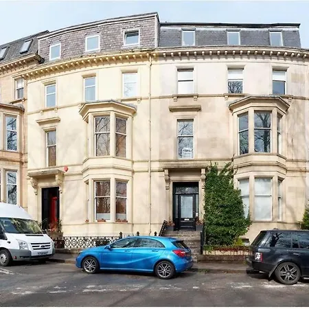 Flat Overlooking Botanic Gardens
