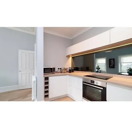 Apartment Flat Overlooking Botanic Gardens
