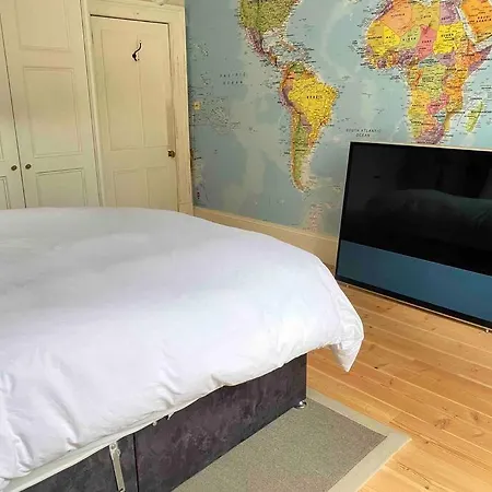 Daire Of Joy - 3 Bedroom With Private Garden