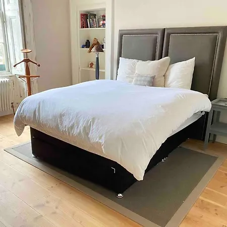 Apartamento Of Joy - 3 Bedroom With Private Garden