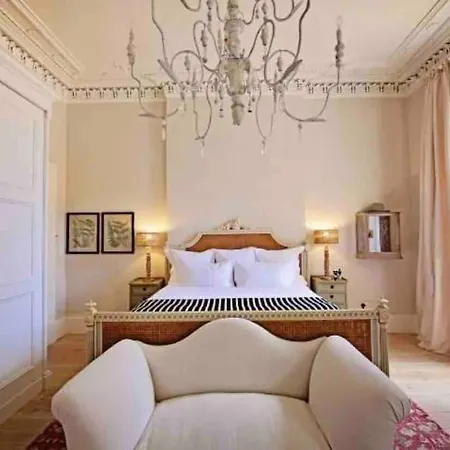 Of Joy - 3 Bedroom With Private Garden