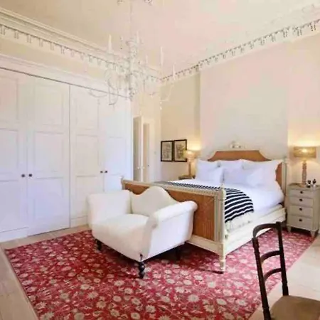 Of Joy - 3 Bedroom With Private Garden Apartamento