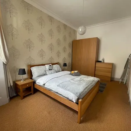 Stunning West End Flat! * Glasgow