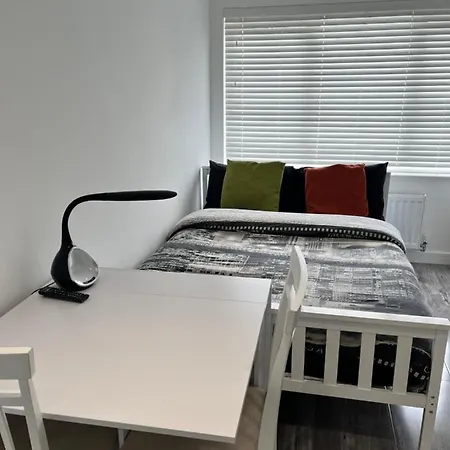 Lägenhet Modern Comfy One Bed - Free Parking