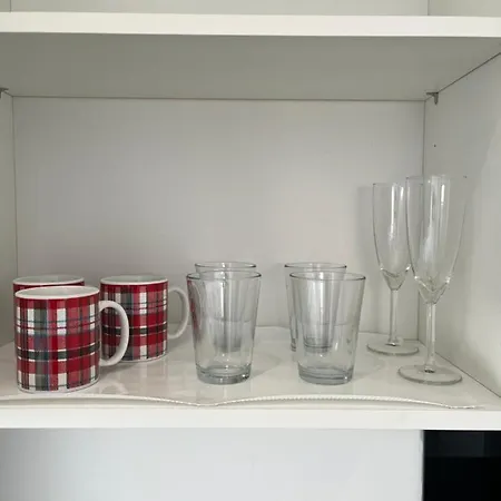 Modern Comfy One Bed - Free Parking Glasgow