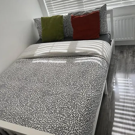 Modern Comfy One Bed - Free Parking Apartman Glasgow