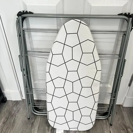 Modern Comfy One Bed - Free Parking Apartment