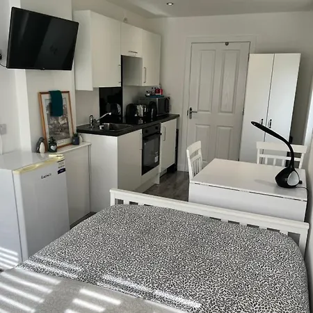 Lägenhet Modern Comfy One Bed - Free Parking *