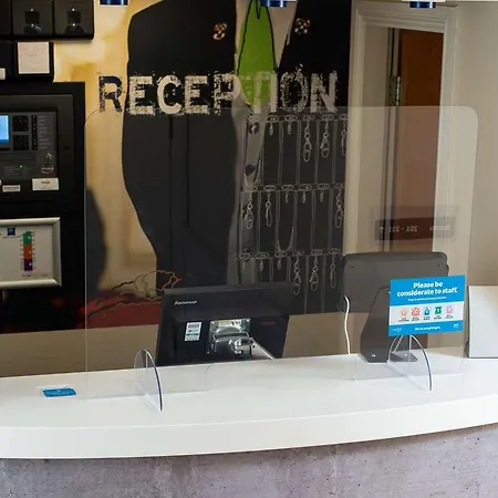 Ibis Budget Glasgow 2*