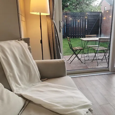 公寓 Peaceful House In The Heart Of City, Close To Queen Elizabeth Hospital And Govan Subway, Free Private Parking *