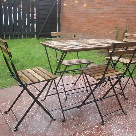 Peaceful House: Location With Free Parking Glasgow