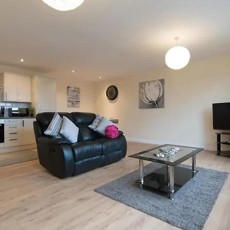 Executive 2 Bed 2 Bath - Free Parking Apartment Glasgow
