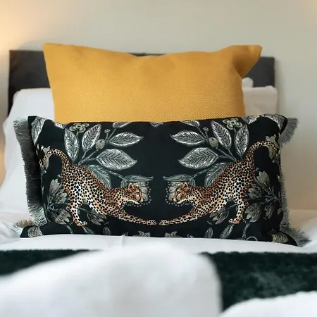 Holiday home Locksley House