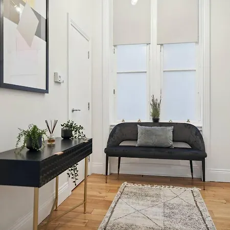 Luxurious 2 Bed Blythswood Flat *