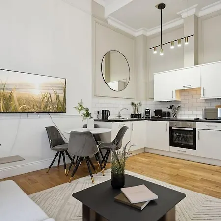 Luxurious 2 Bed Blythswood Flat *